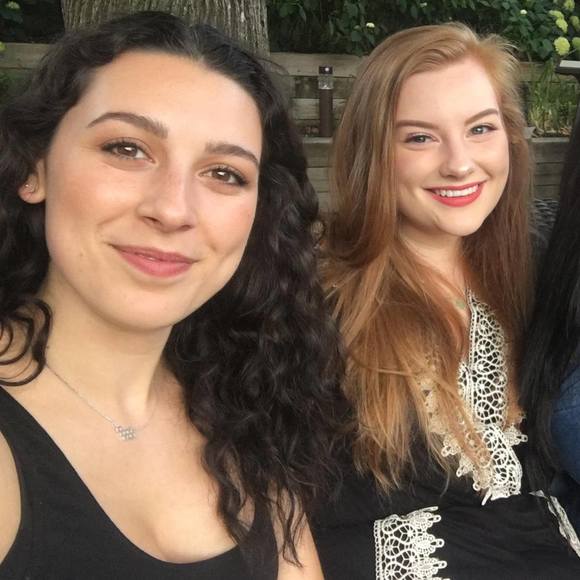 Meet your Posher, Siera - Picture 1 of 1